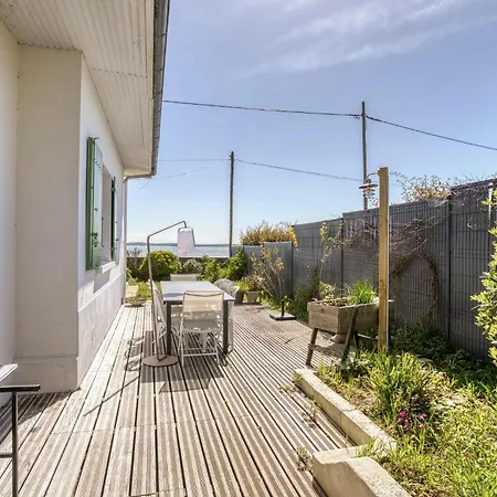 Holiday home 6 Bedroom Stunning In Saint-Trojan-les-Bains