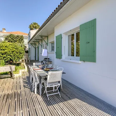Holiday home 6 Bedroom Stunning In